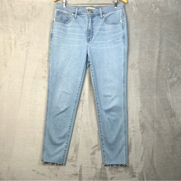 Madewell 10” High-Rise Skinny Crop Raw Hem. Style# NI913. Size 31. Light Wash. - Picture 3 of 11
